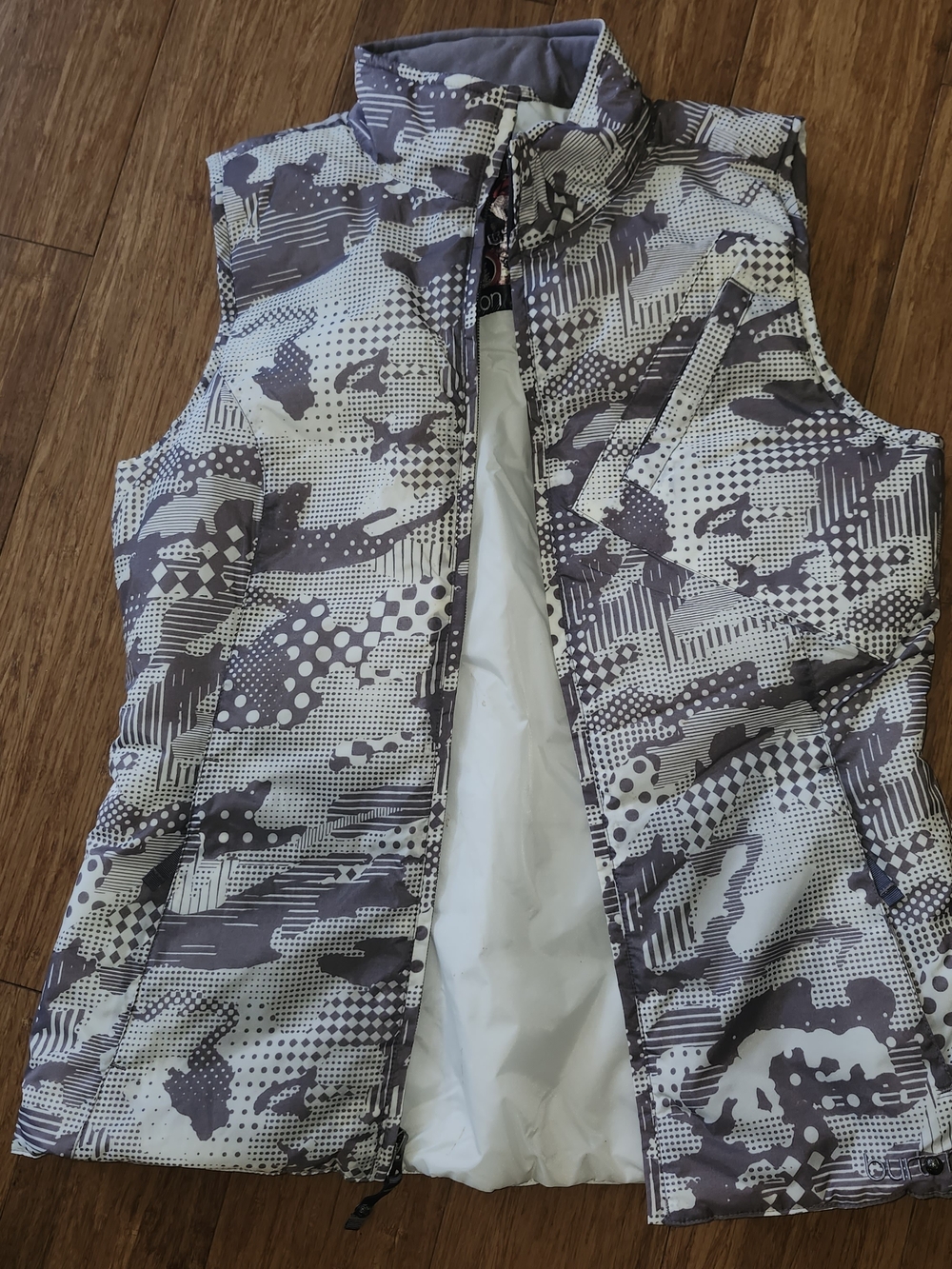 Burton Gray and White Patterned Puffer Vest